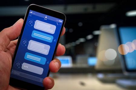 營(yíng)銷助理Chatbot 智能手機(jī)屏幕下的智能交互革命